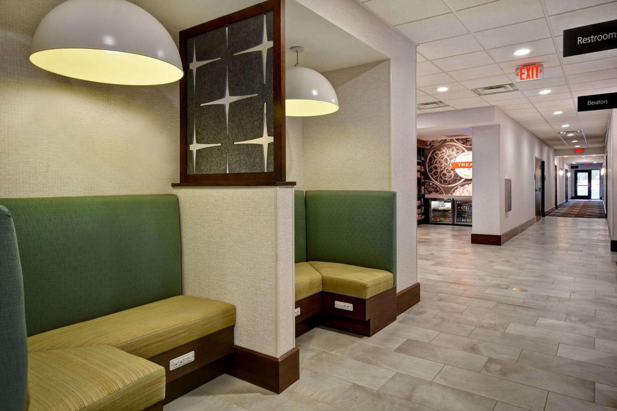 Hampton Inn Pleasant View Экстерьер фото