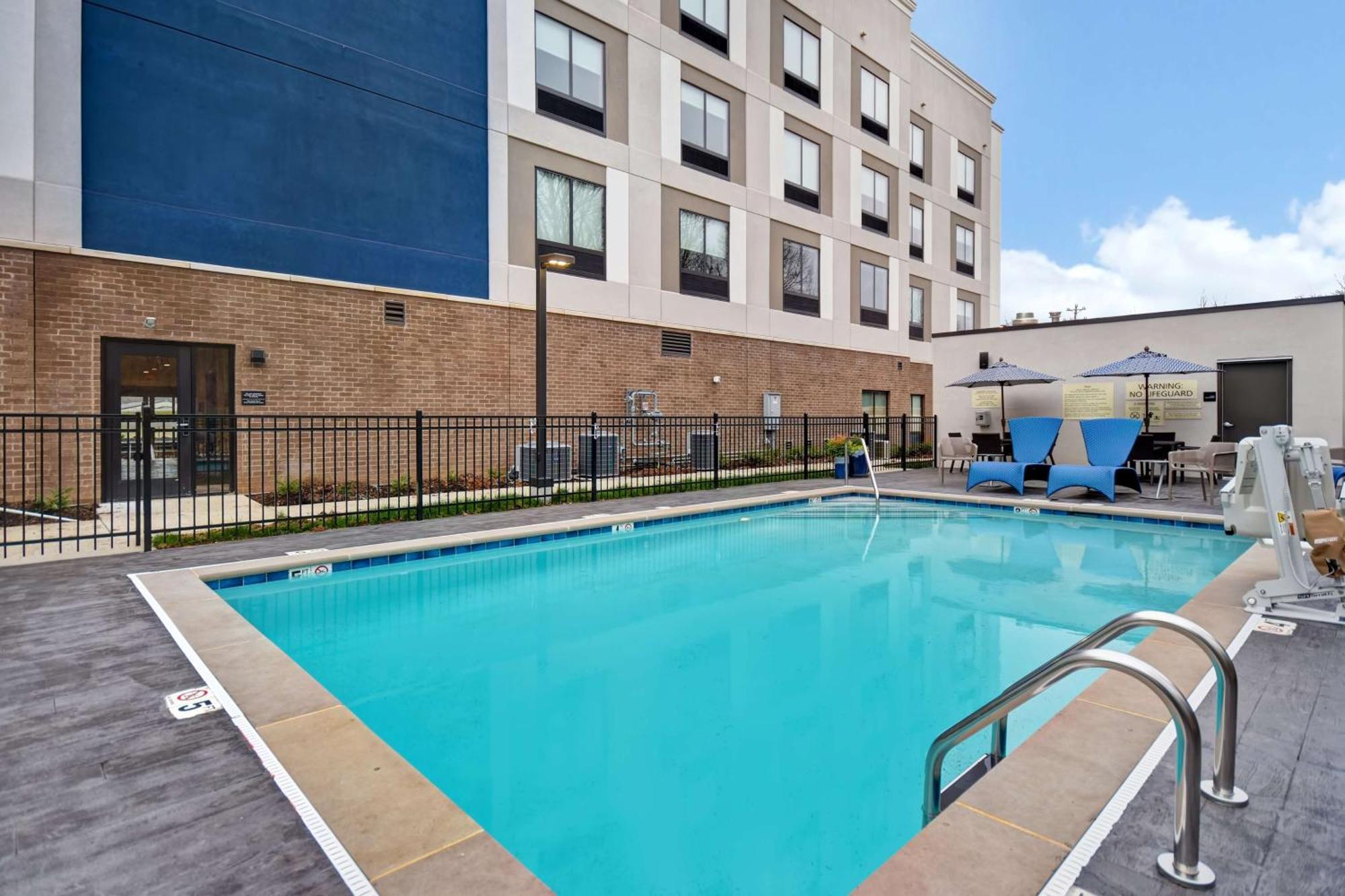 Hampton Inn Pleasant View Экстерьер фото